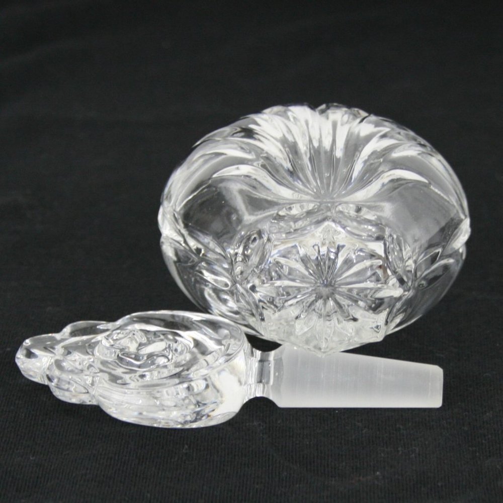 Vintage 50's Glass Perfume Decanter with Floral Stopper - Picture 4 of 4